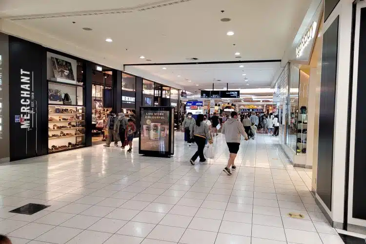 shopping centre lease negotiation
